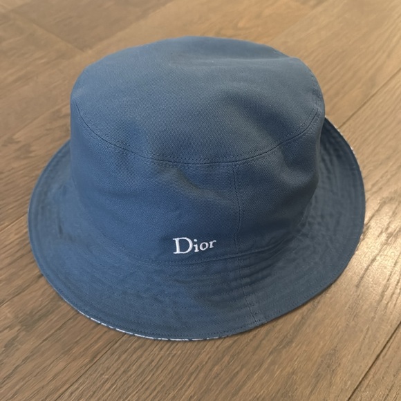 Dior Reversible Bucket Hat size M - Picture 3 of 3